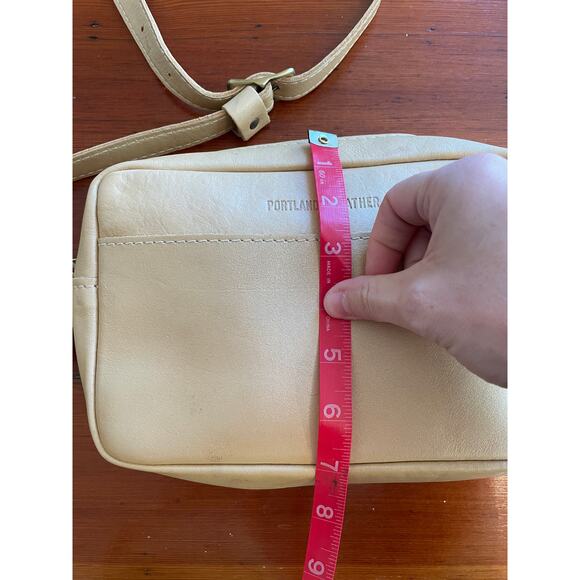 Portland Leather Goods Cream Crossbody Bag Small Zip Top Adjustable Strap - Picture 3 of 16